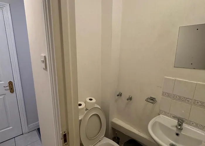 Nice Double Near Omni Shopping *